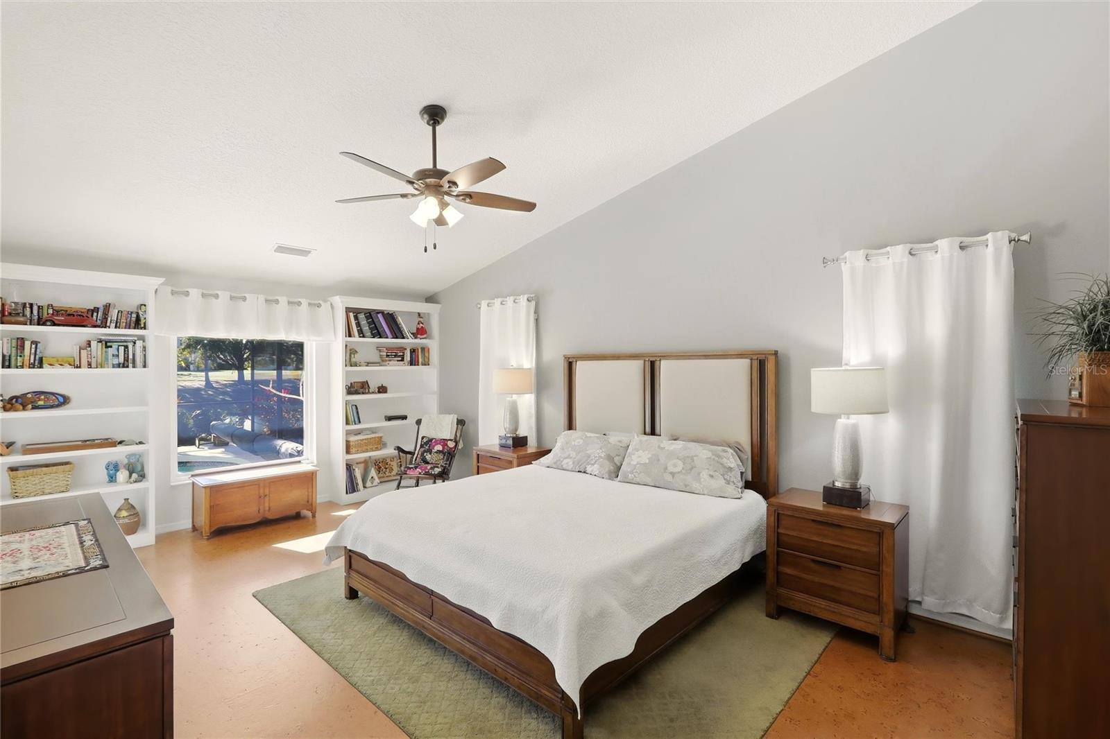 HIDDEN OAKS - Residential