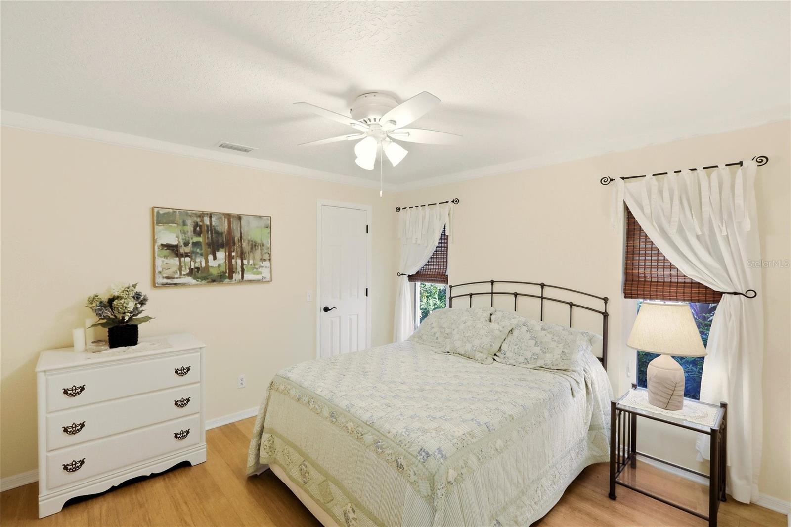 HIDDEN OAKS - Residential