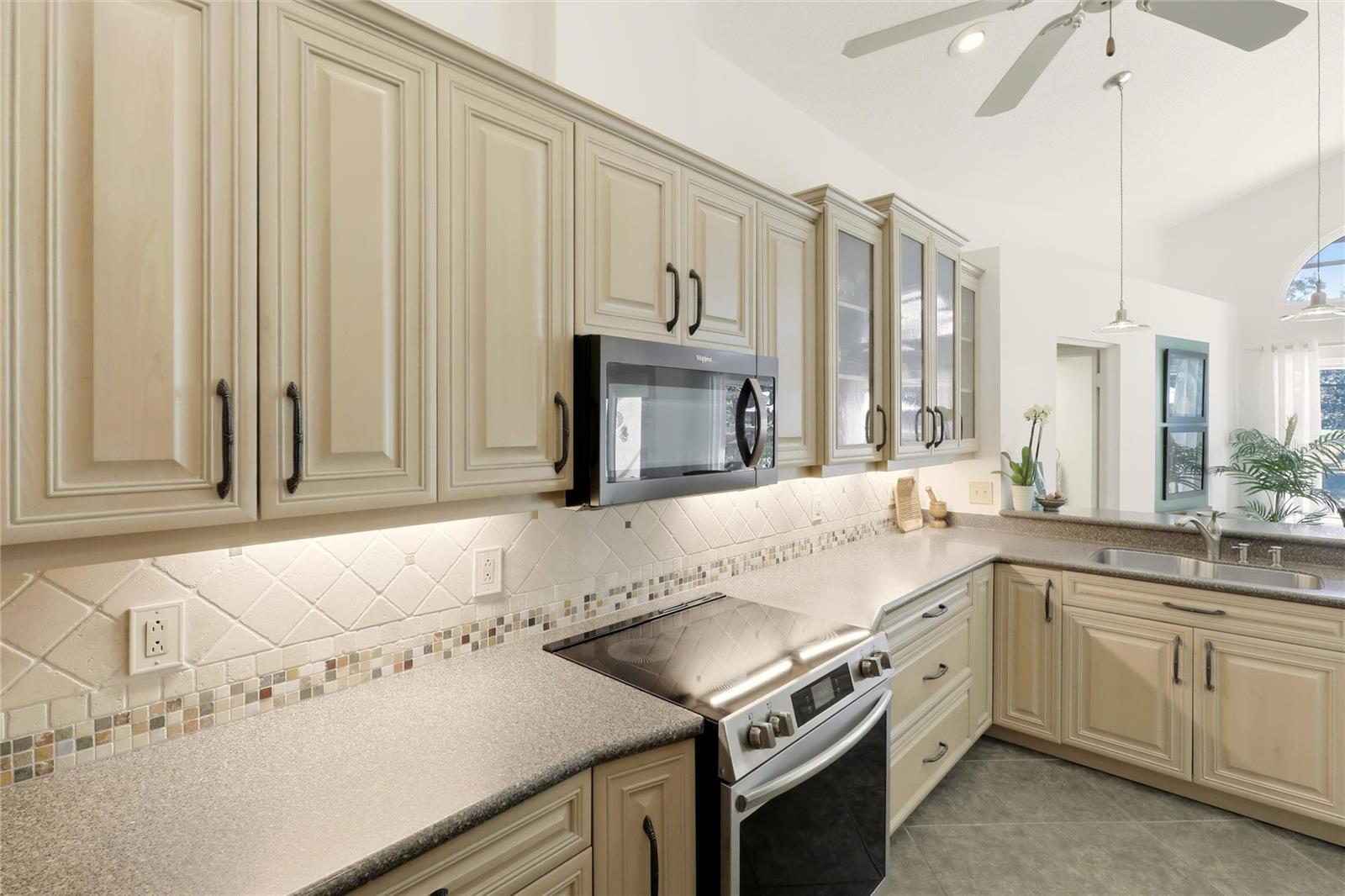 HIDDEN OAKS - Residential