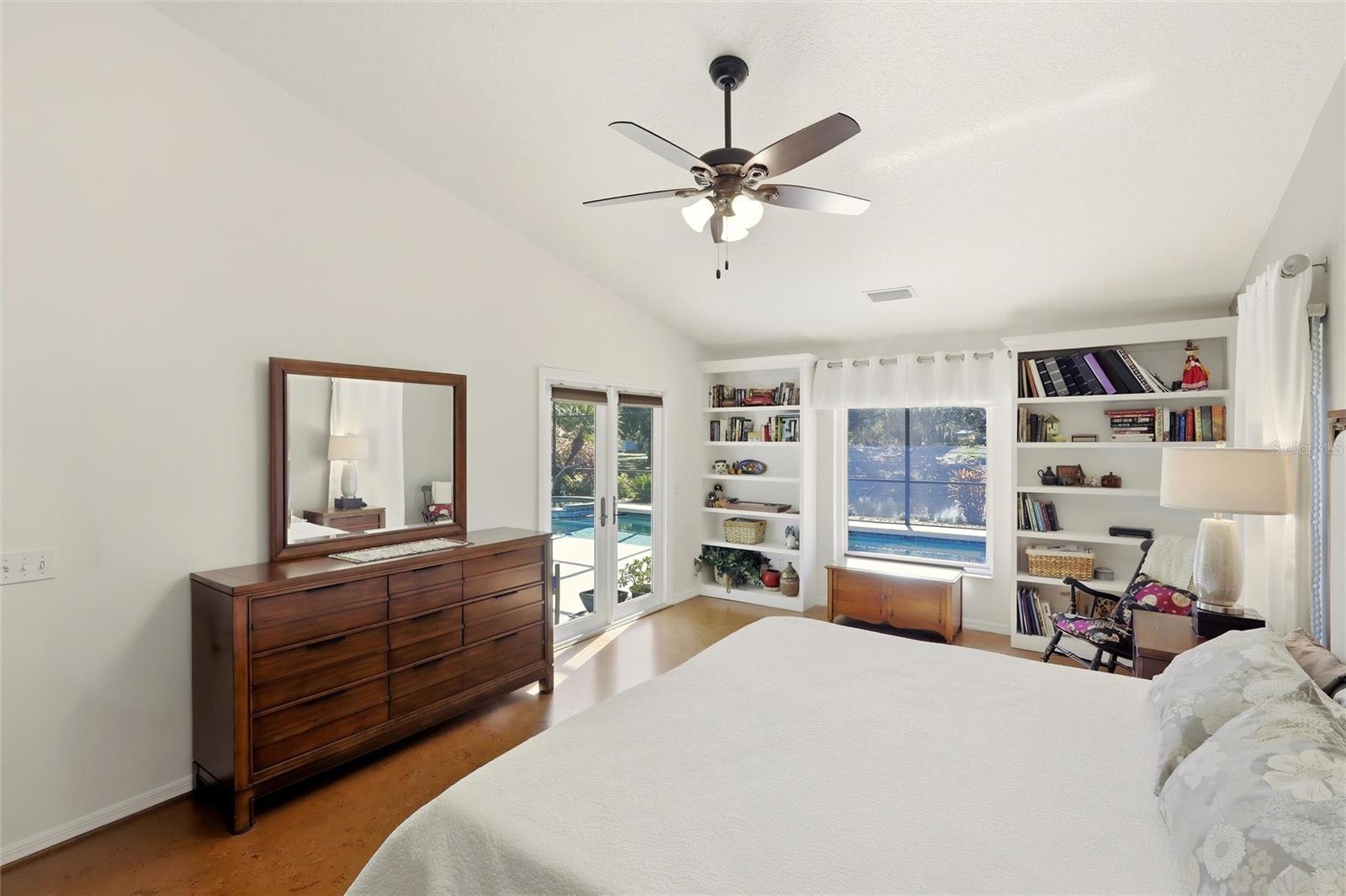 HIDDEN OAKS - Residential