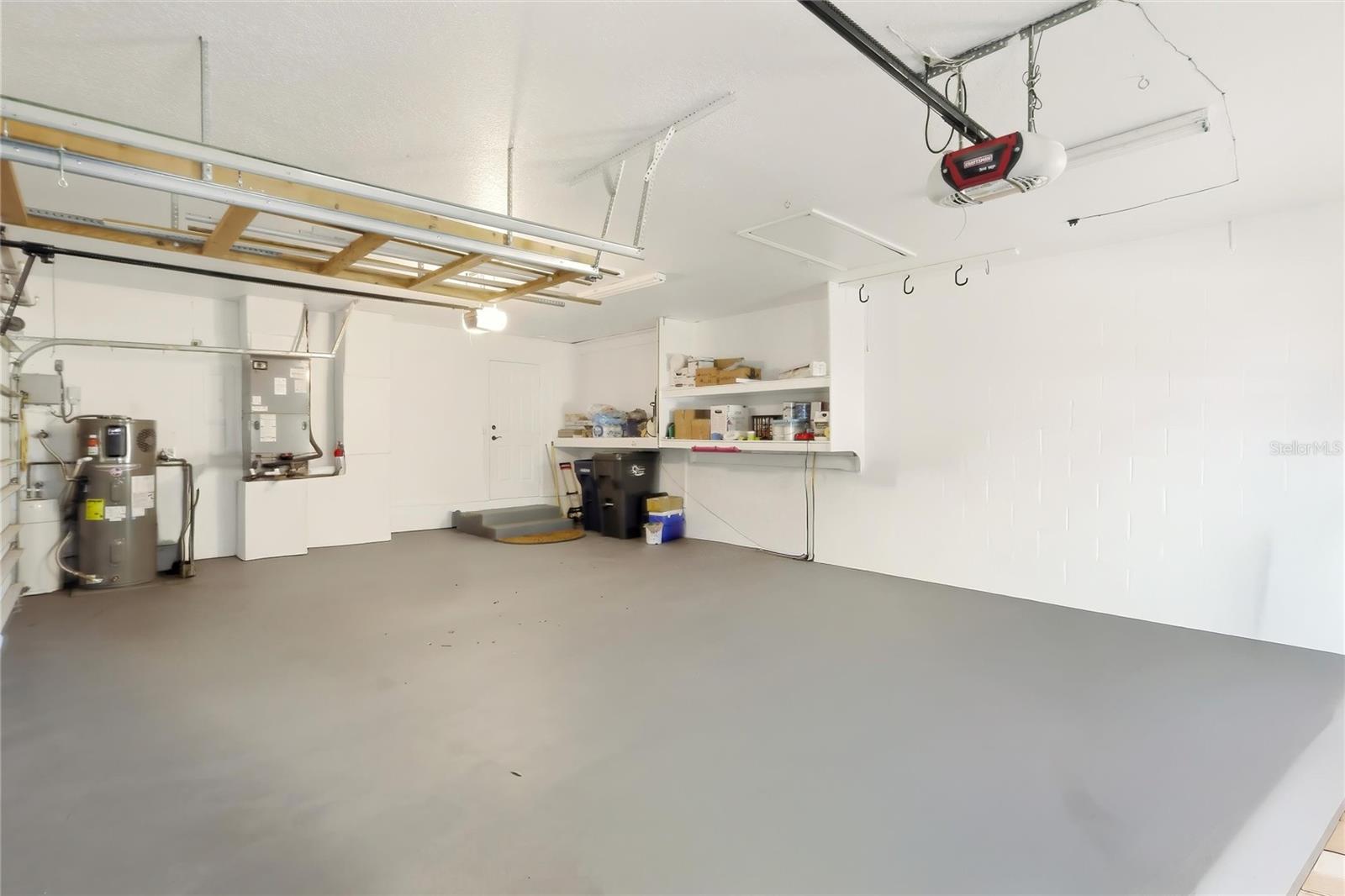 HIDDEN OAKS - Residential