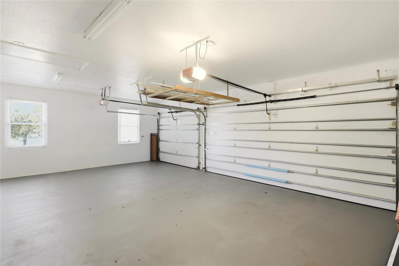 HIDDEN OAKS - Residential