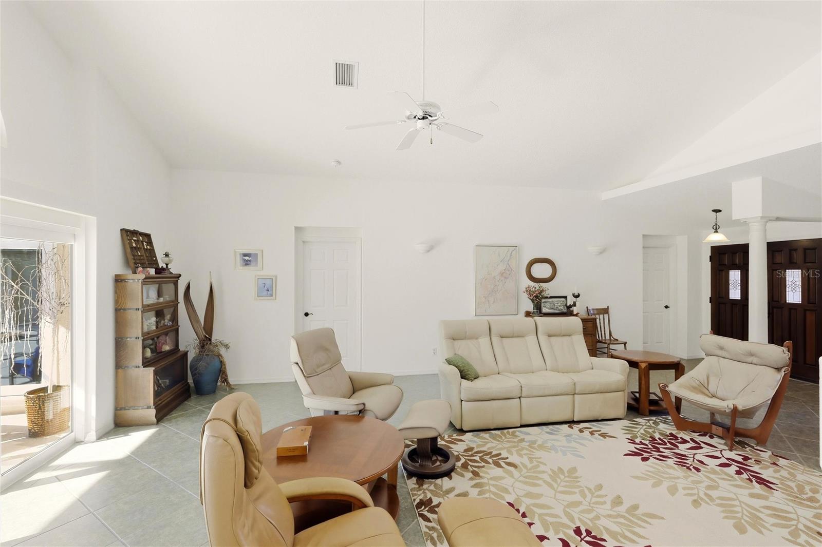 HIDDEN OAKS - Residential