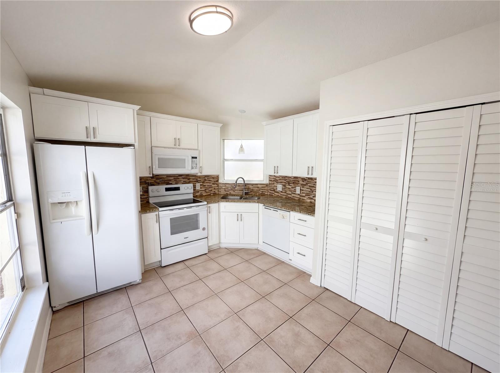 DEAN COVE - Residential