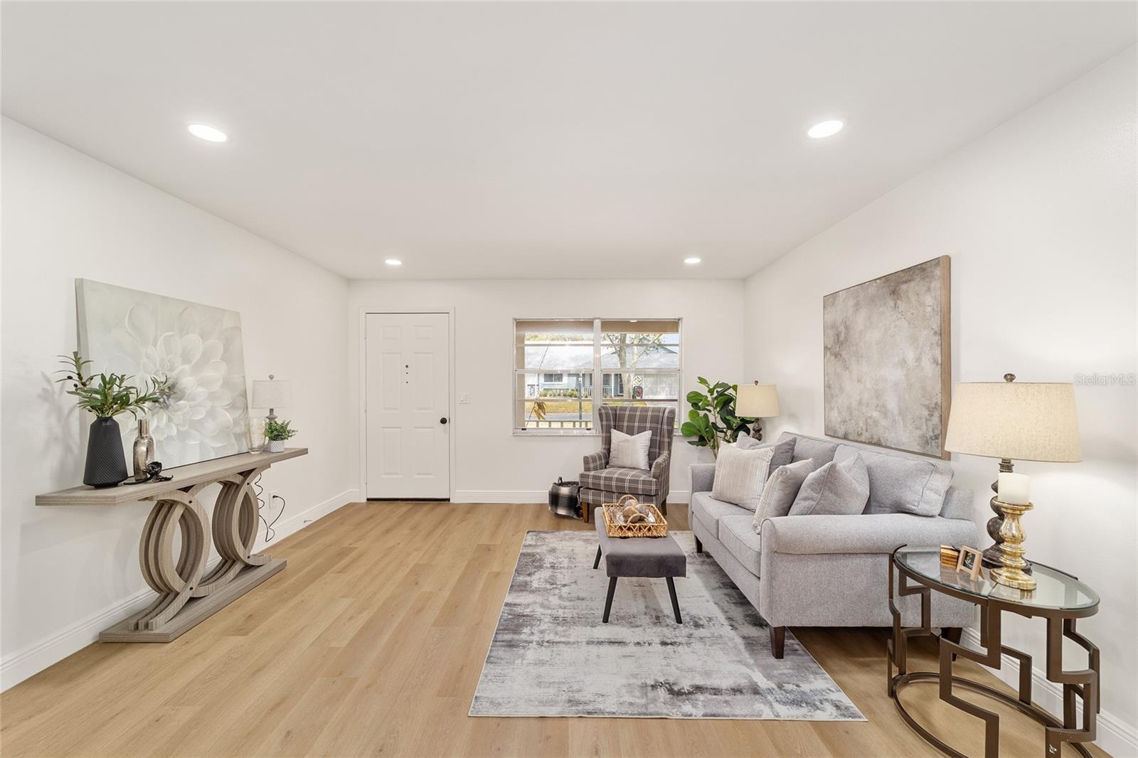 ON TOP OF THE WORLD - Residential