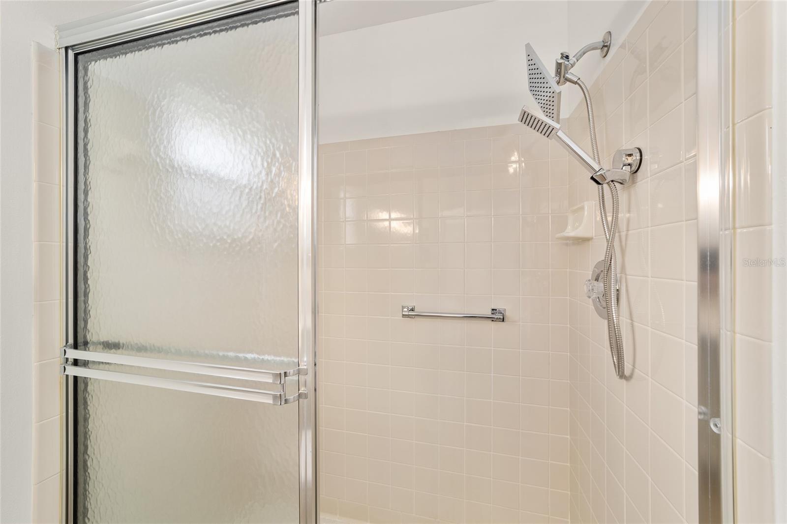 ON TOP OF THE WORLD - Residential