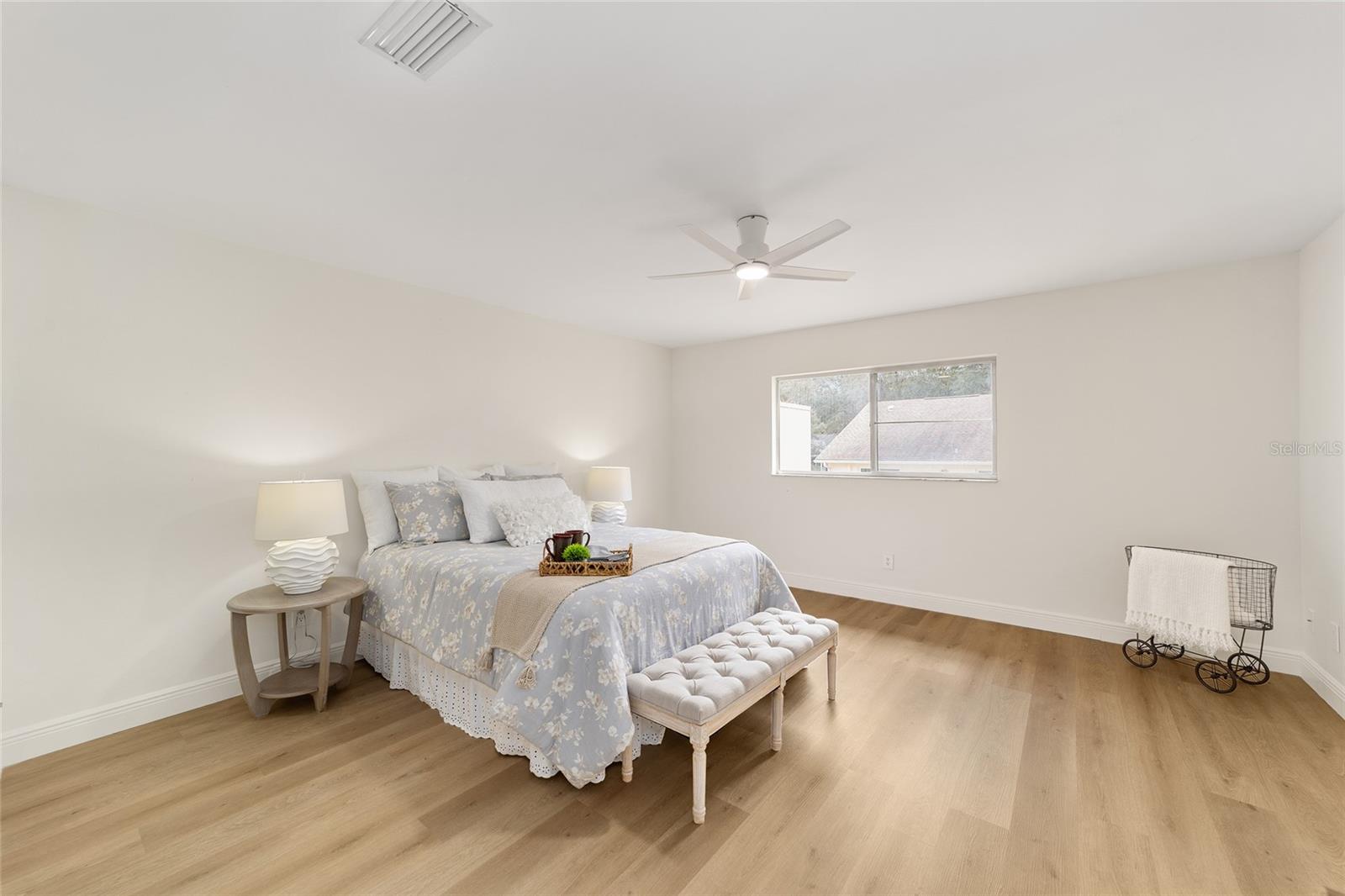 ON TOP OF THE WORLD - Residential