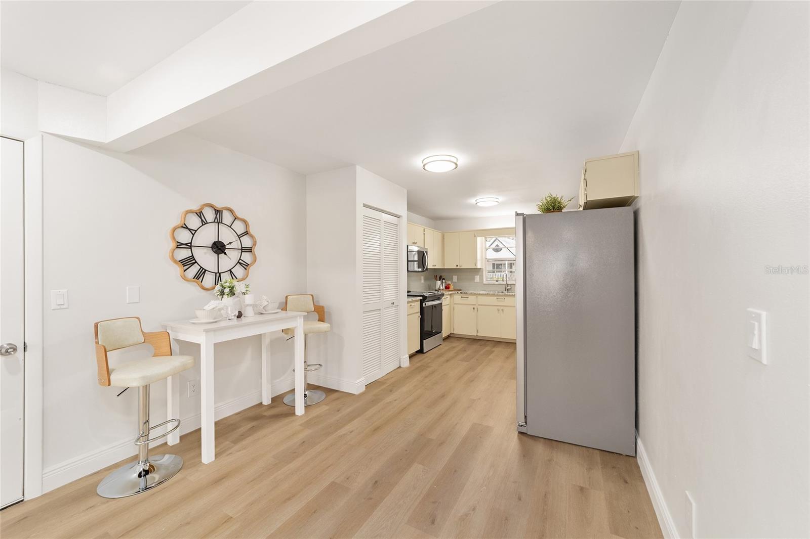 ON TOP OF THE WORLD - Residential