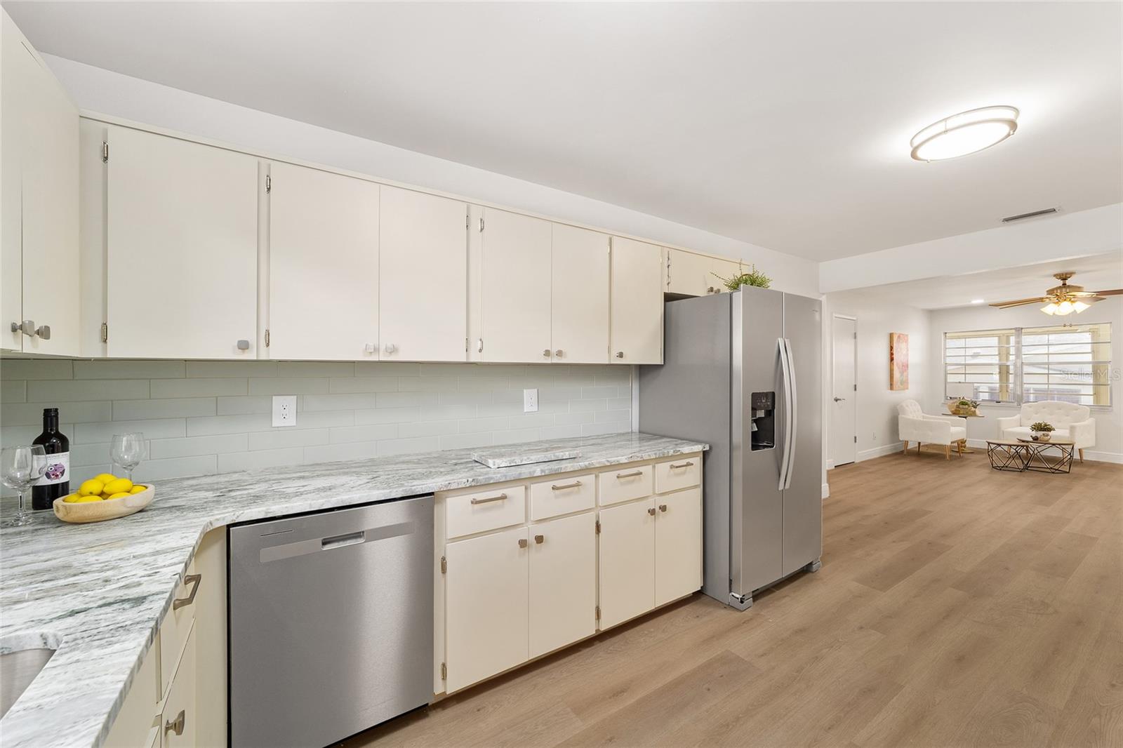 ON TOP OF THE WORLD - Residential