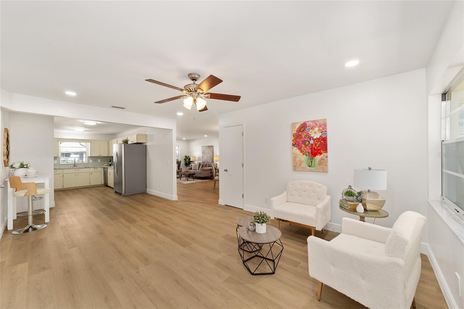 ON TOP OF THE WORLD - Residential