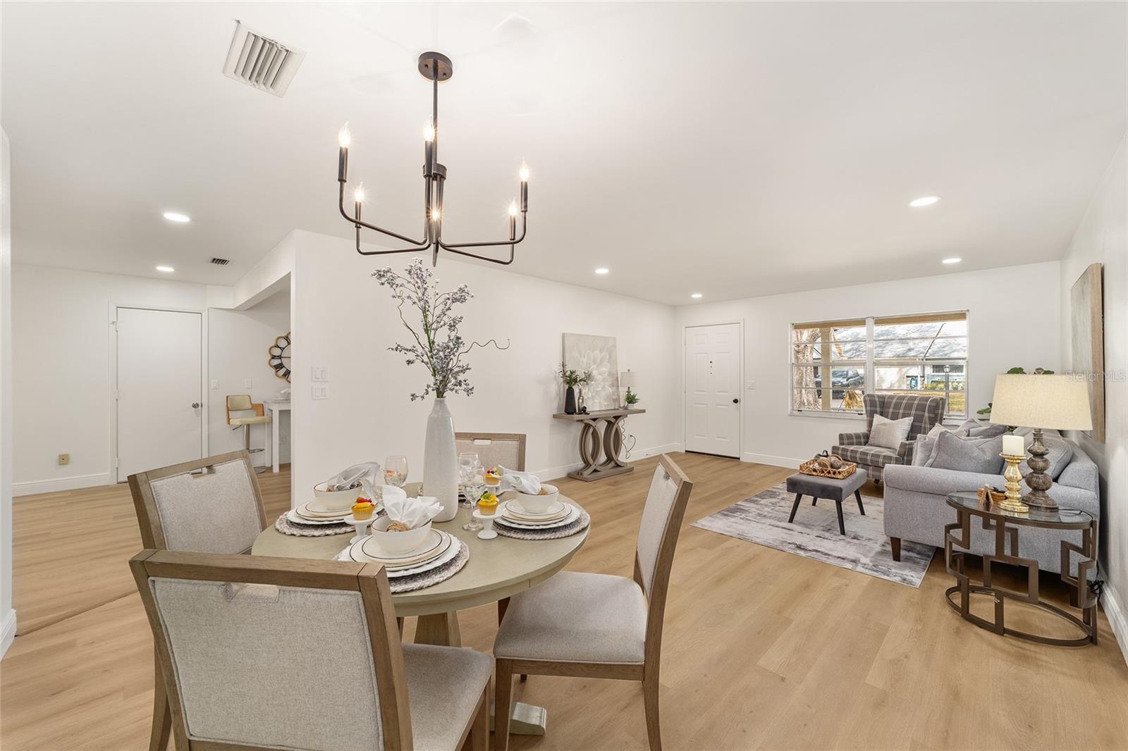 ON TOP OF THE WORLD - Residential