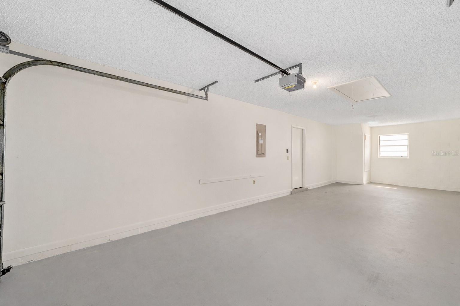 ON TOP OF THE WORLD - Residential