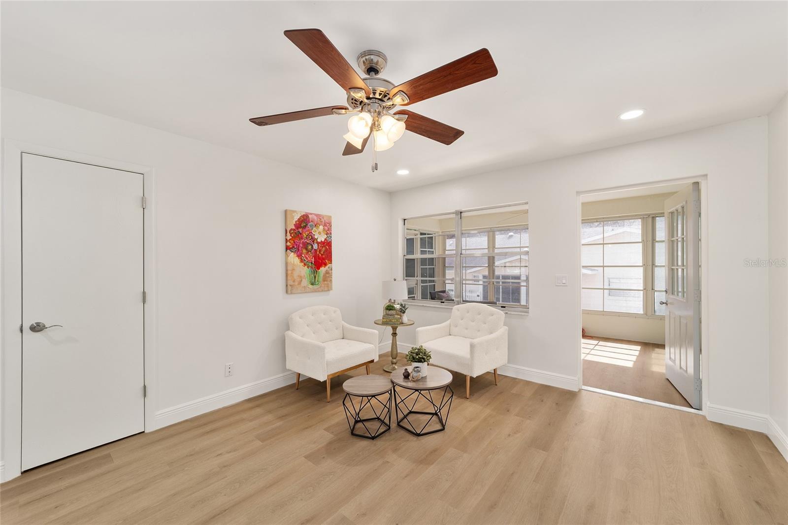 ON TOP OF THE WORLD - Residential