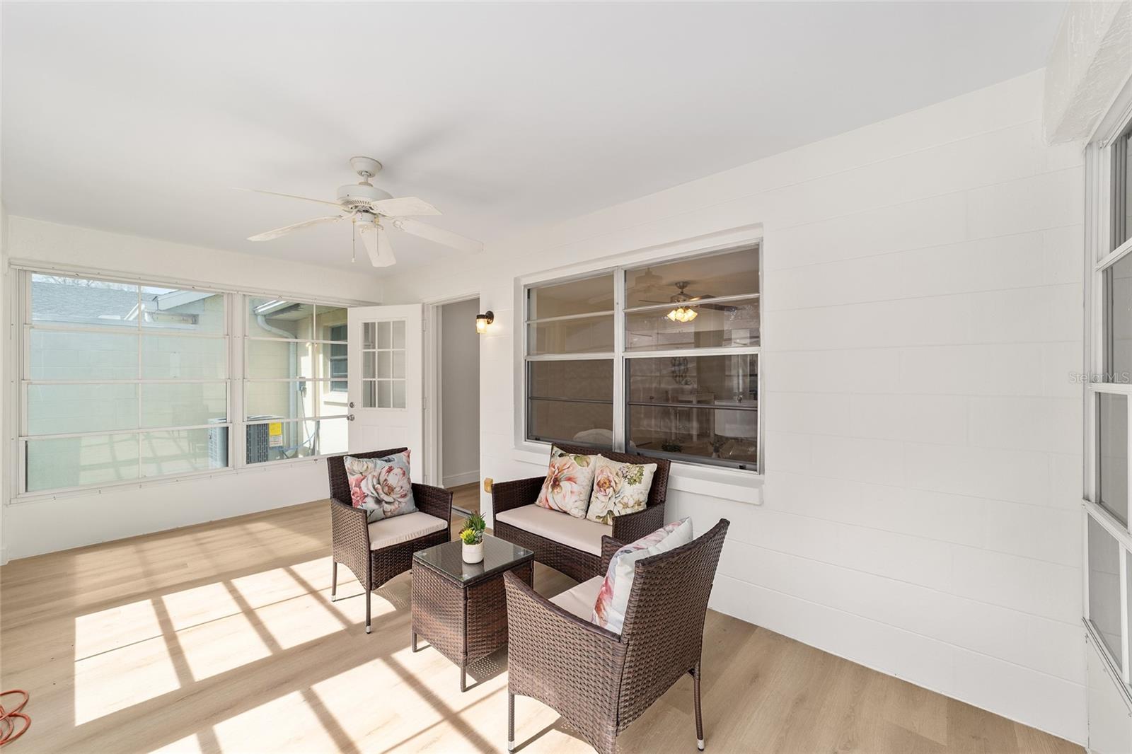 ON TOP OF THE WORLD - Residential