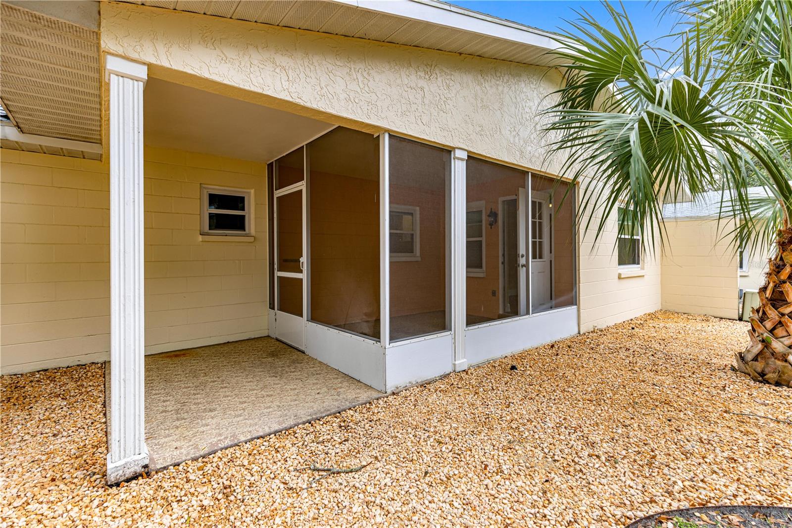 ON TOP OF THE WORLD - Residential