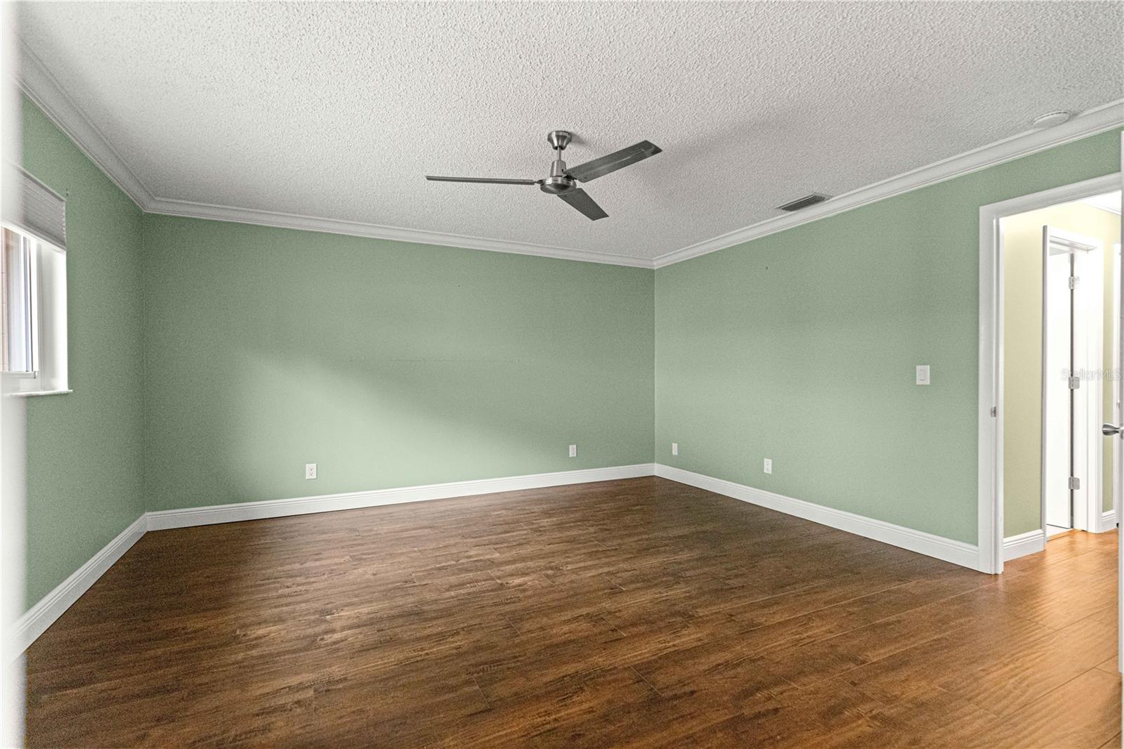 ON TOP OF THE WORLD - Residential