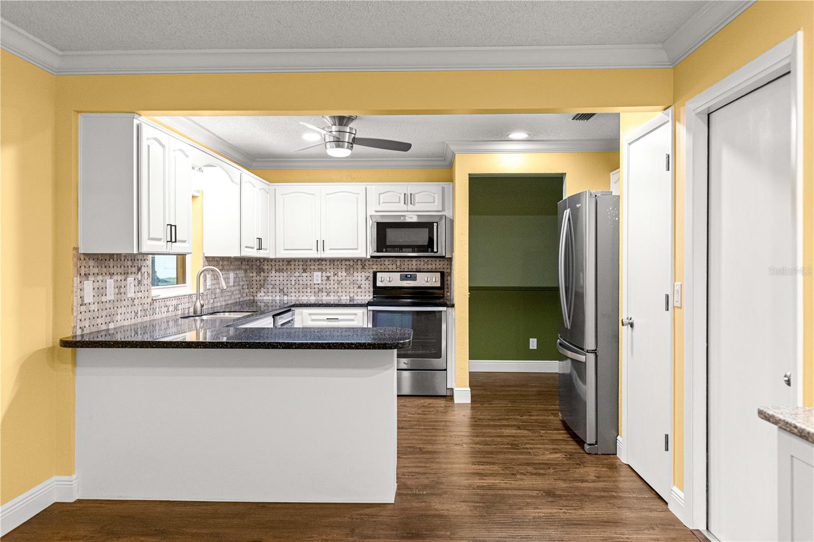 ON TOP OF THE WORLD - Residential