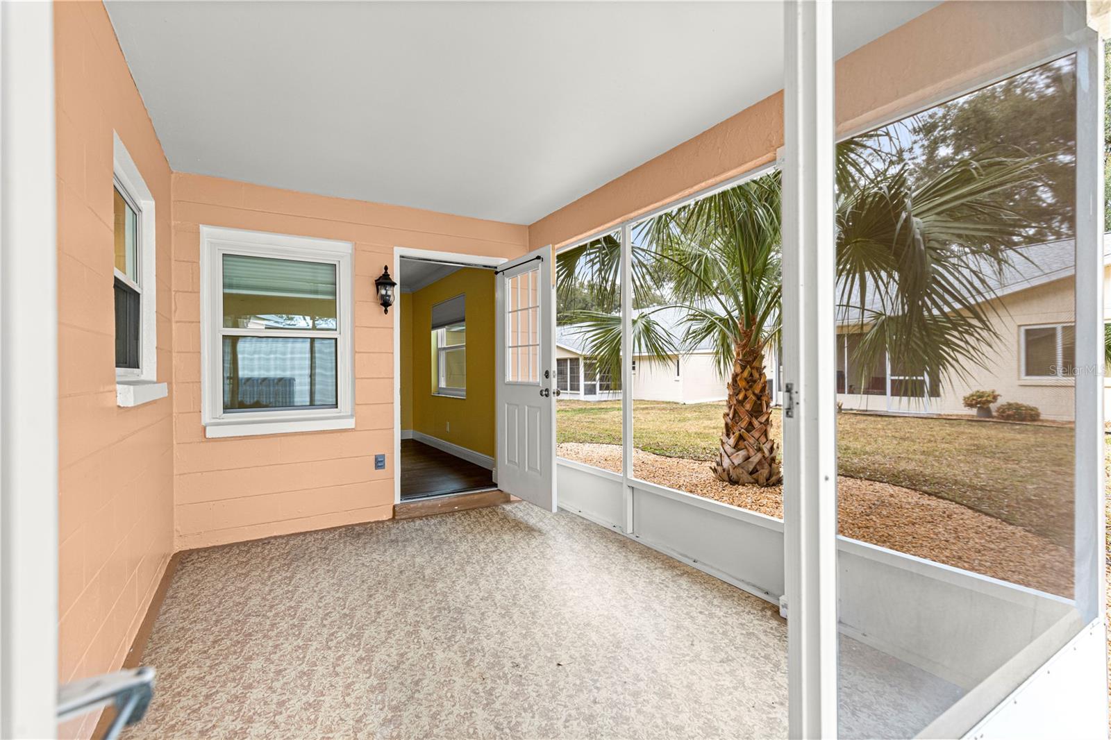 ON TOP OF THE WORLD - Residential