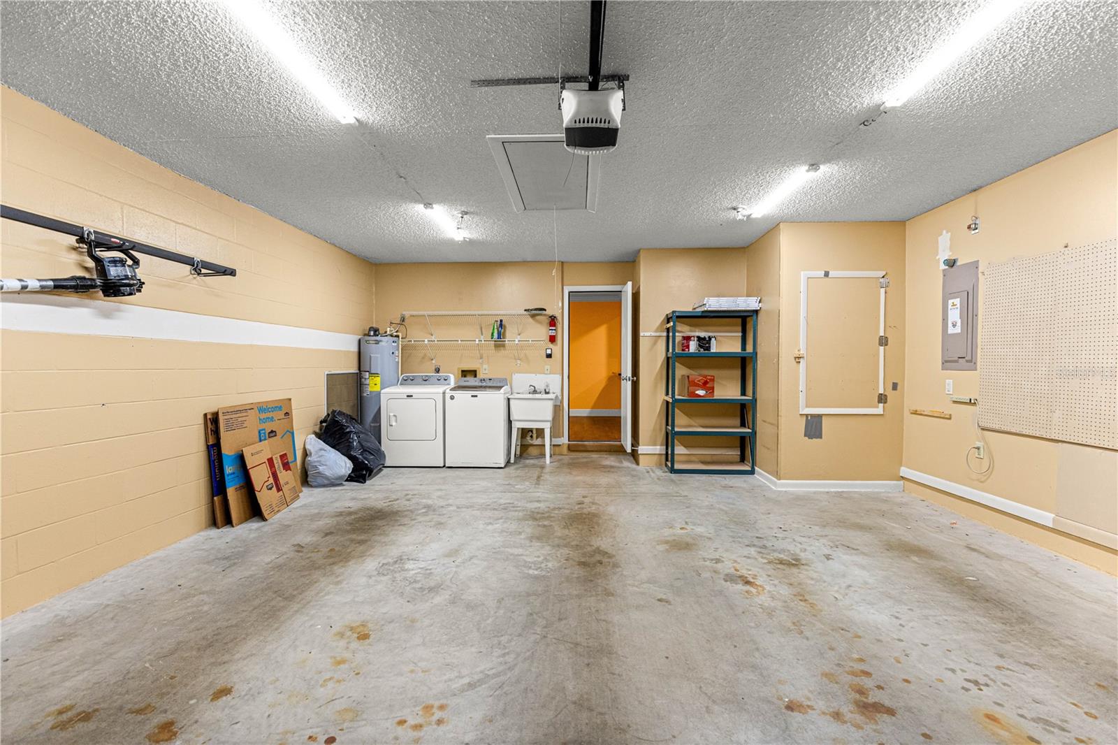 ON TOP OF THE WORLD - Residential