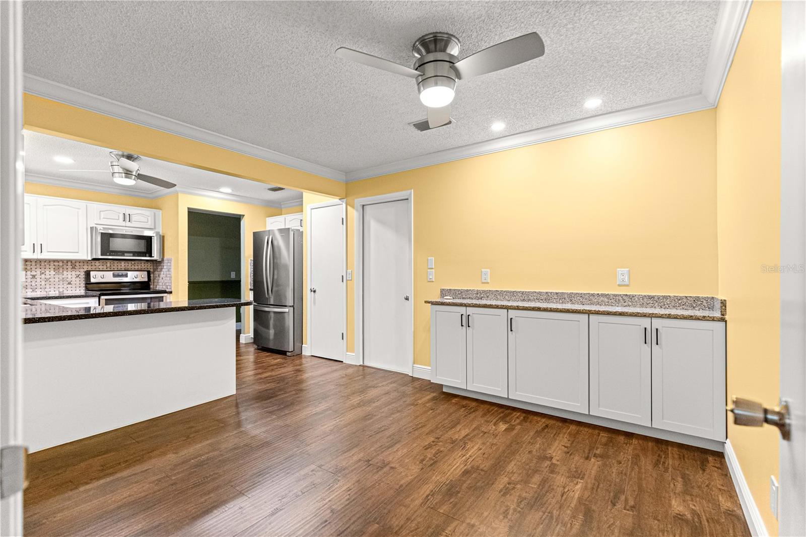 ON TOP OF THE WORLD - Residential