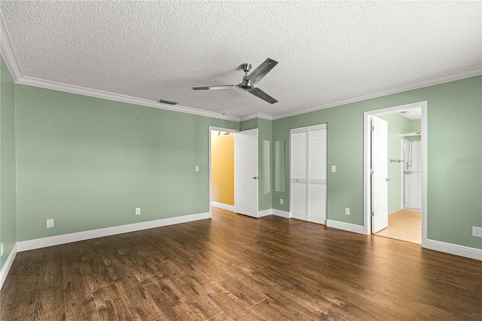 ON TOP OF THE WORLD - Residential