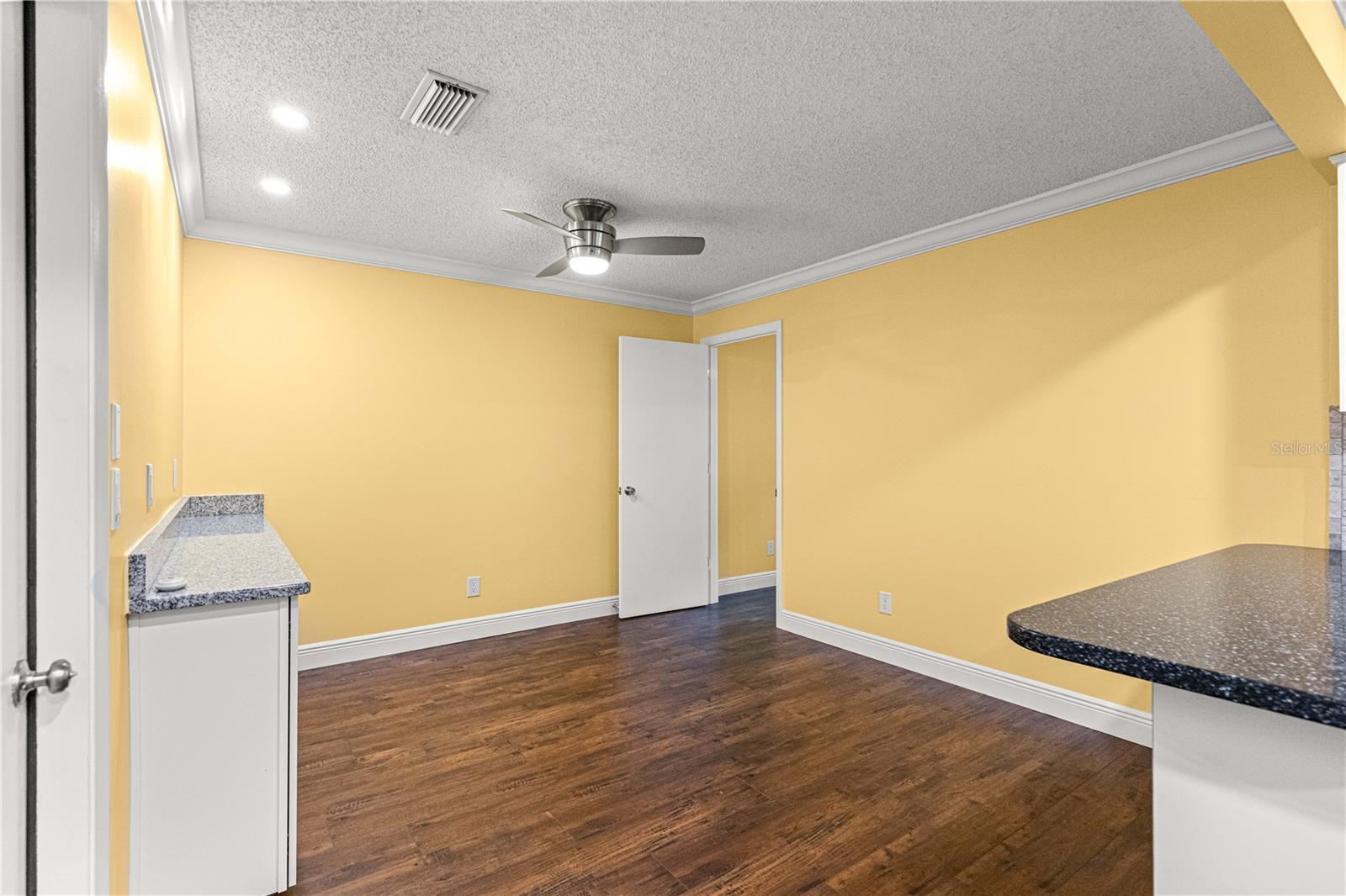 ON TOP OF THE WORLD - Residential