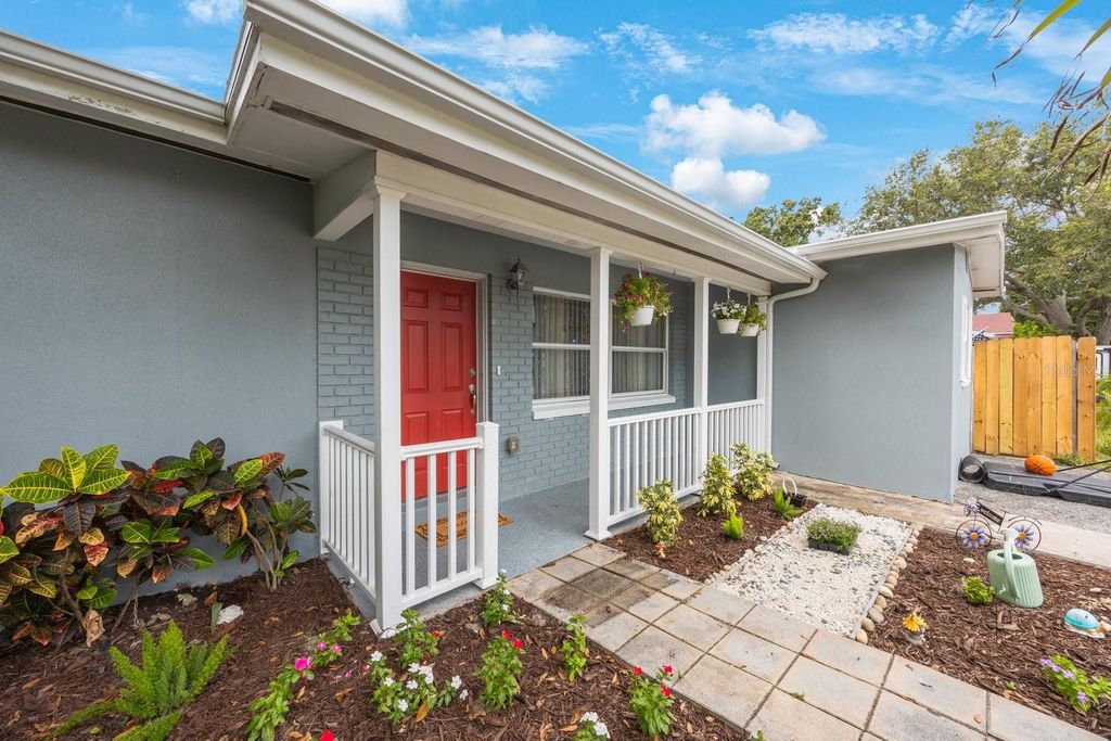 Photo of 3336 20th Avenue SW, Largo, FL 33774 (MLS # TB8408310)