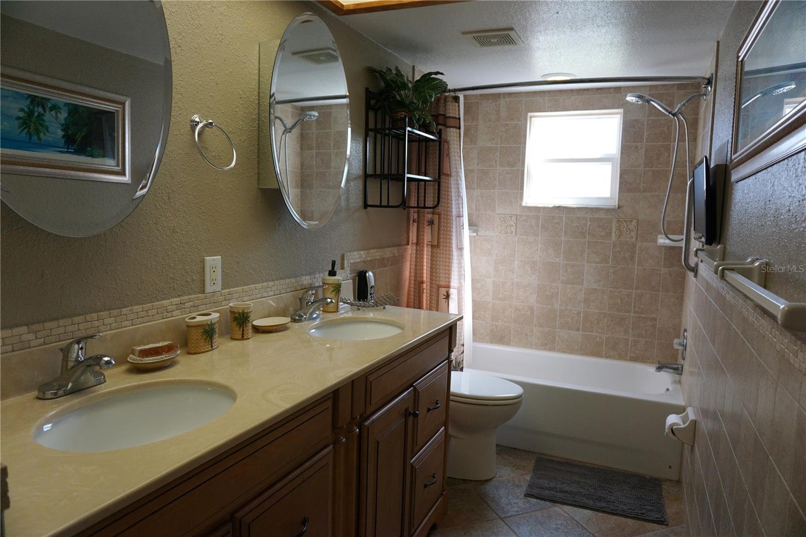 BONNIE BAY UNIT THREE PHASE ONE - Residential