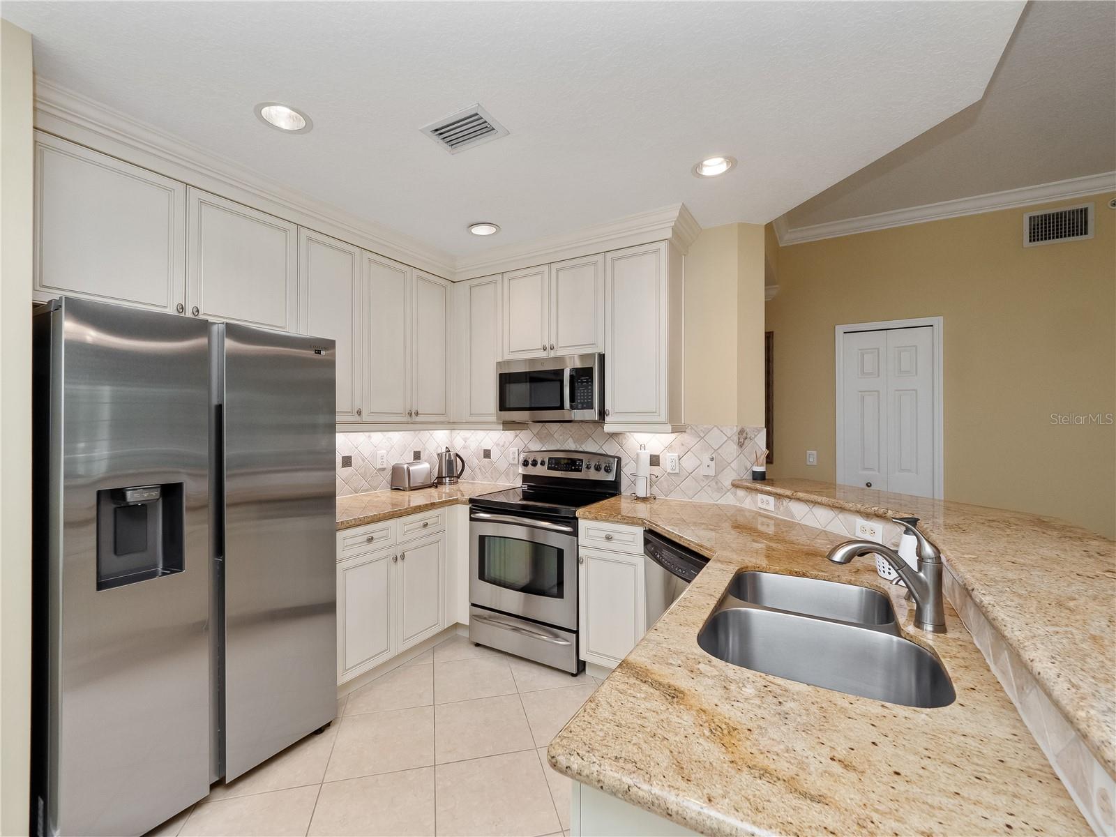 TERRACES AT REUNION CONDO PH 7 - Residential