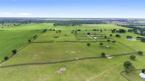Tiny photo for 18800 SE 47 Place, Morriston, FL 32668 (MLS # OM705137)