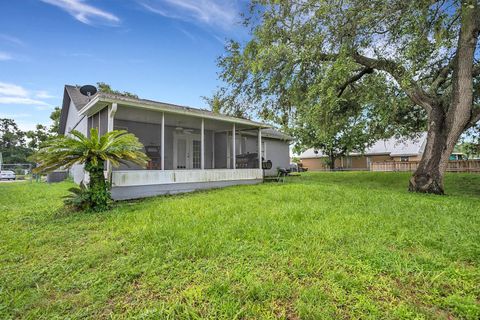 A home in LAKELAND