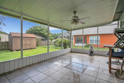 A home in LAKELAND