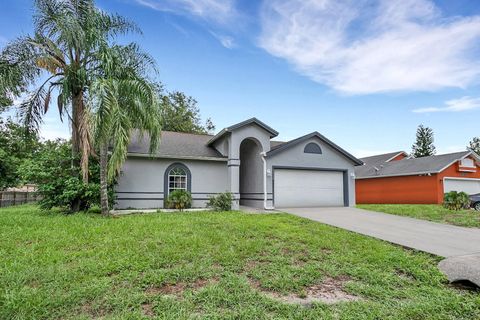 A home in LAKELAND