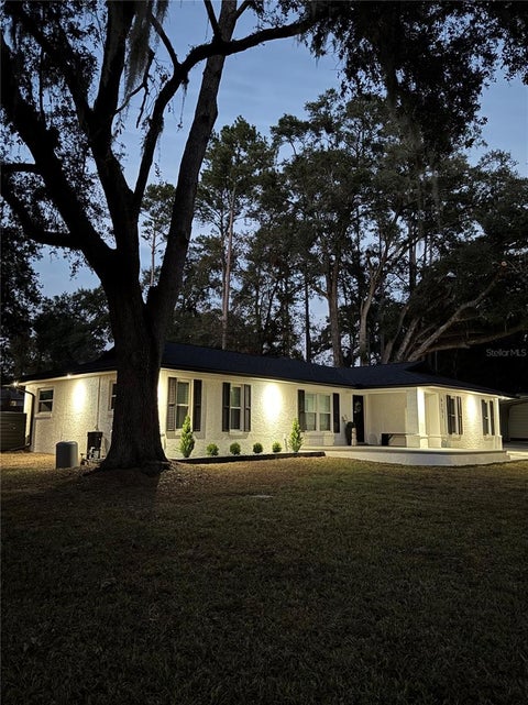 Photo of 6133 SE 123rd Lane, Belleview, FL 34420 (MLS # OM725704)