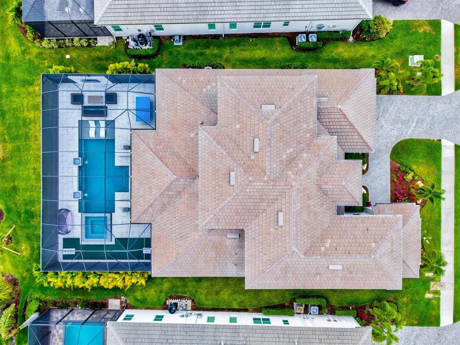8272 REDONDA LOOP