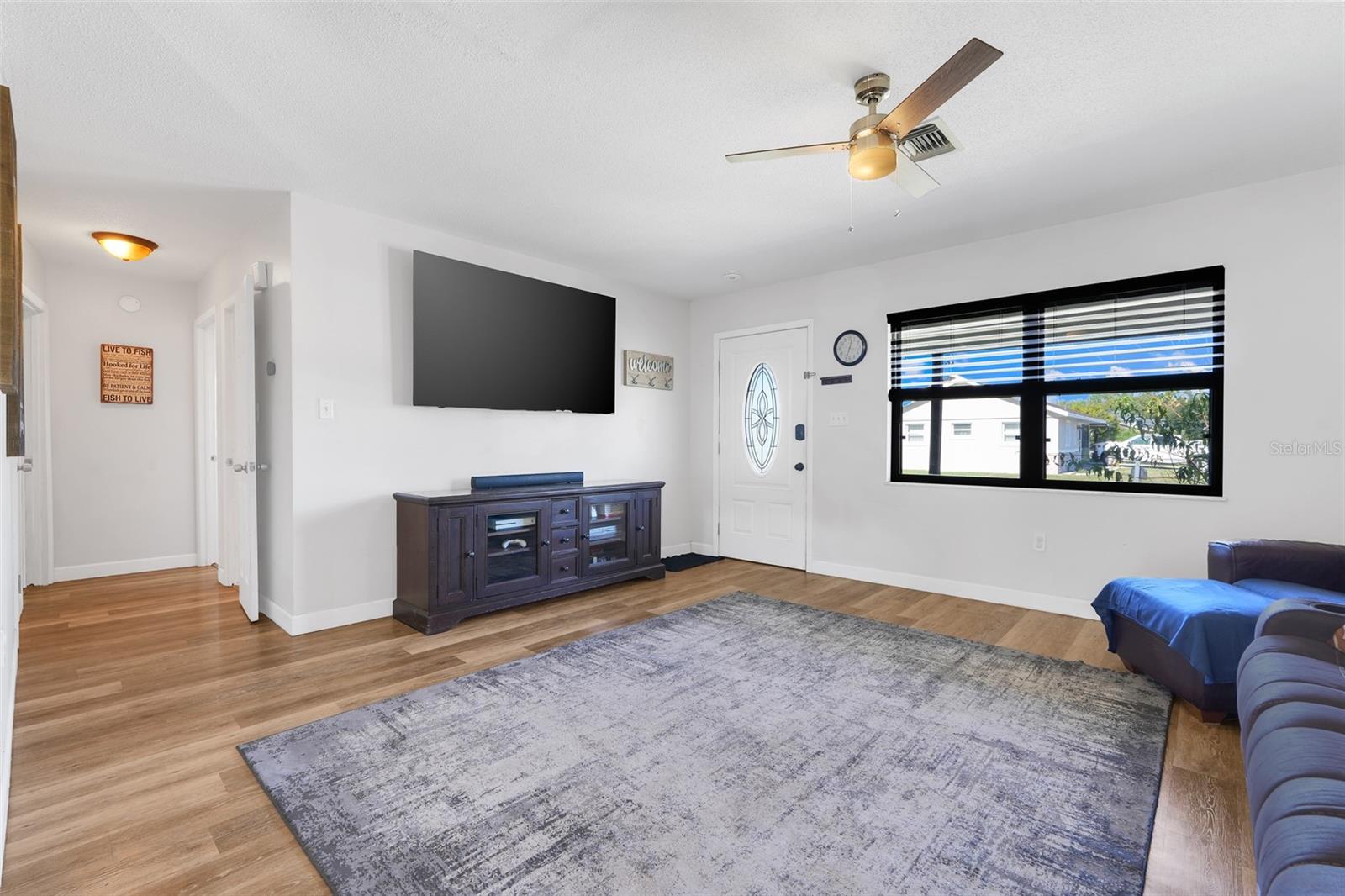 LAKE HARRIS SHORES UNIT 01 - Residential