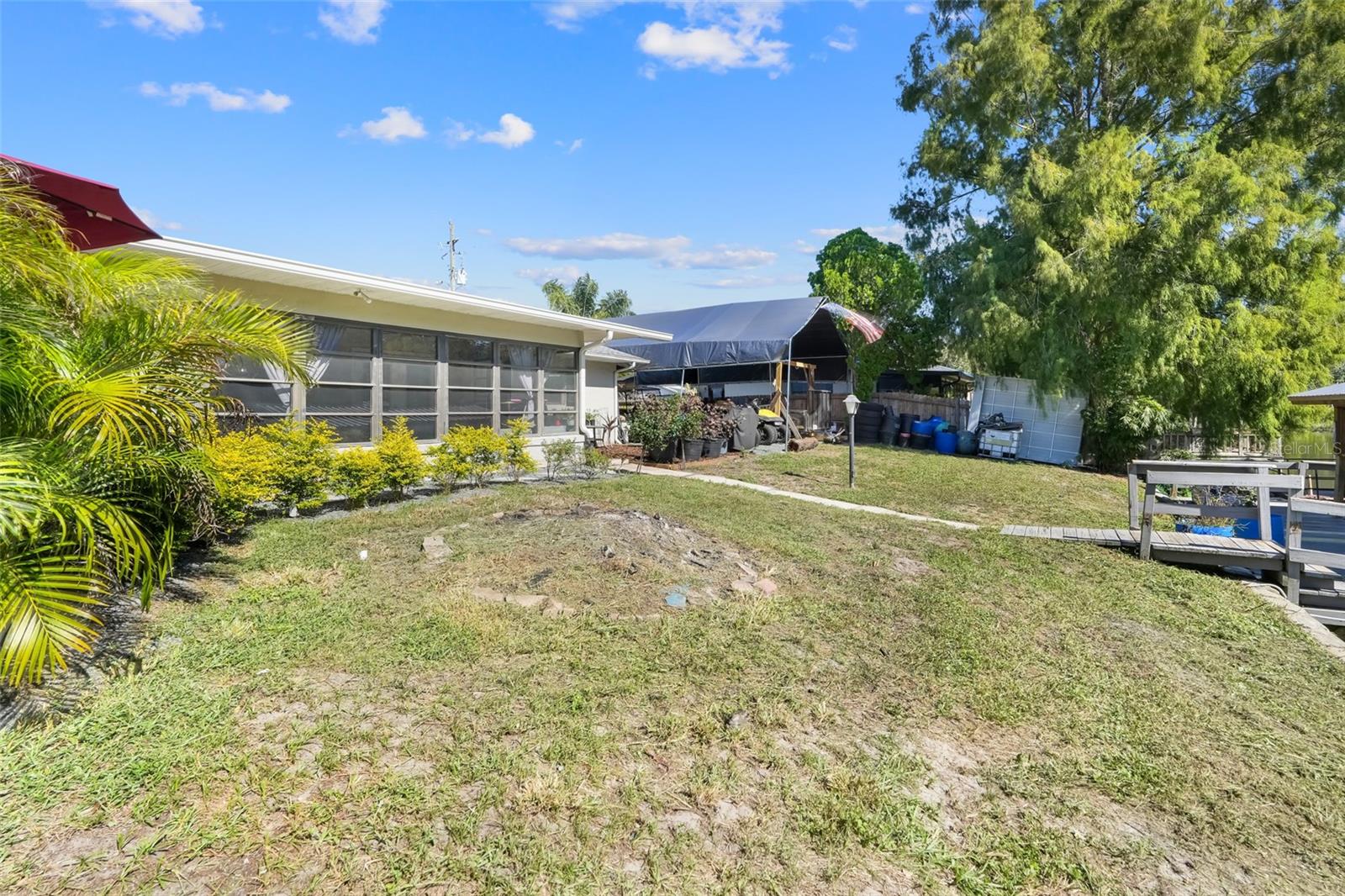 LAKE HARRIS SHORES UNIT 01 - Residential