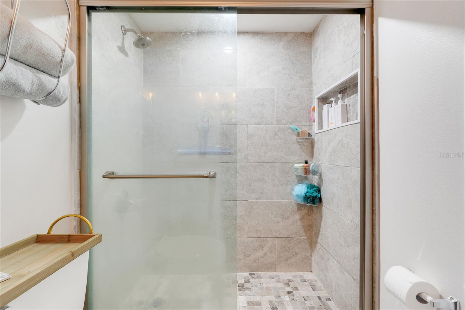 LAKE HARRIS SHORES UNIT 01 - Residential