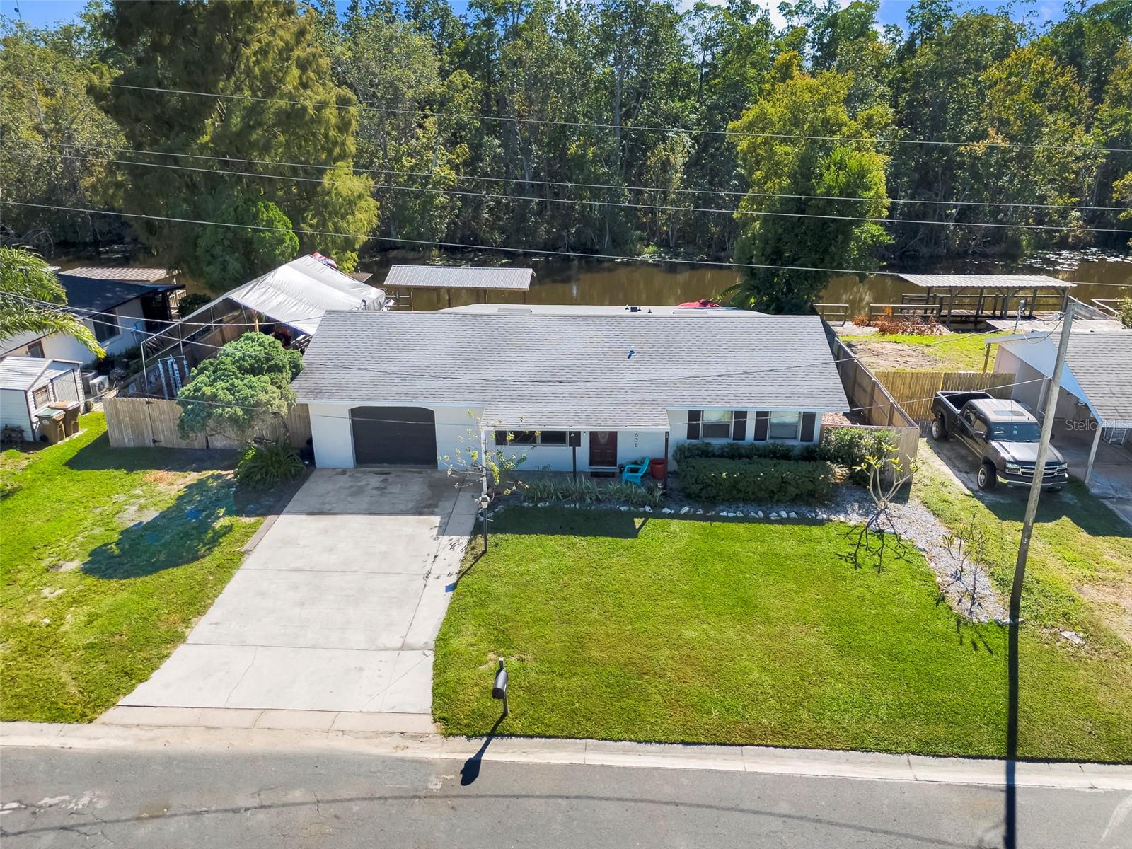 LAKE HARRIS SHORES UNIT 01 - Residential