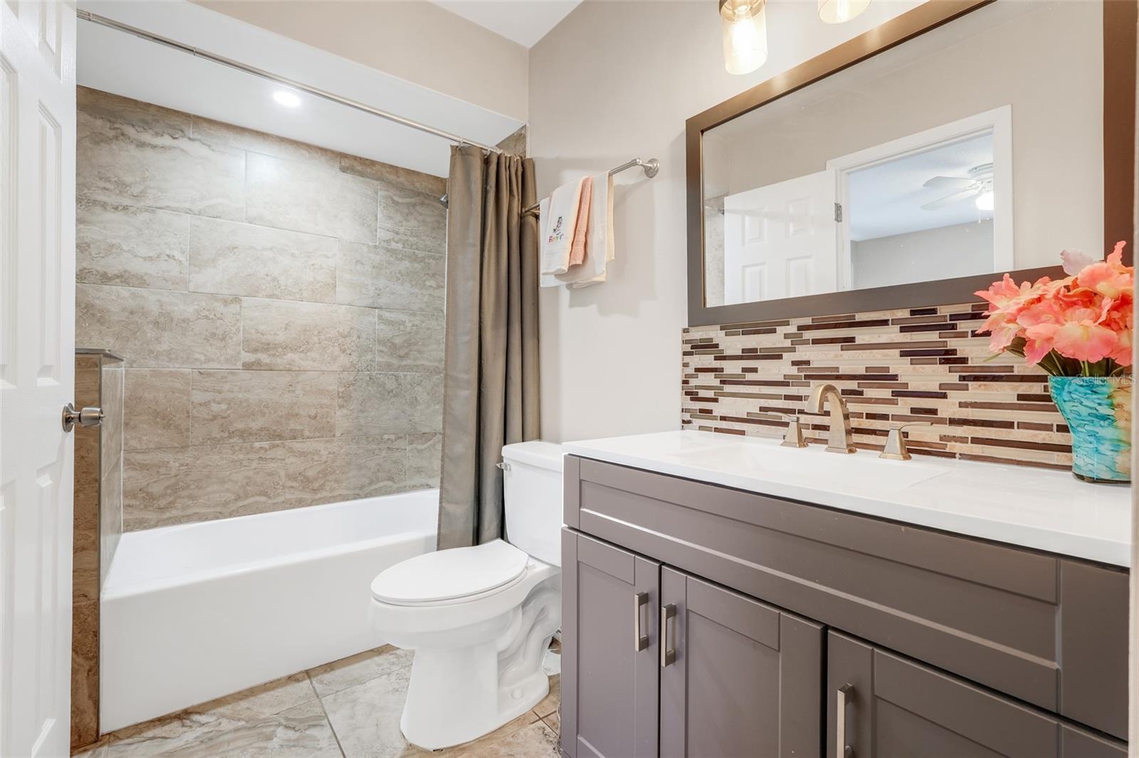 LAKE HARRIS SHORES UNIT 01 - Residential