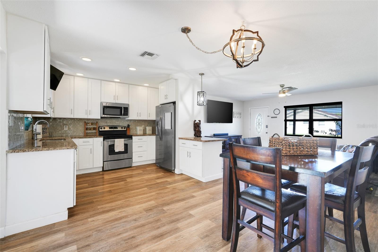 LAKE HARRIS SHORES UNIT 01 - Residential