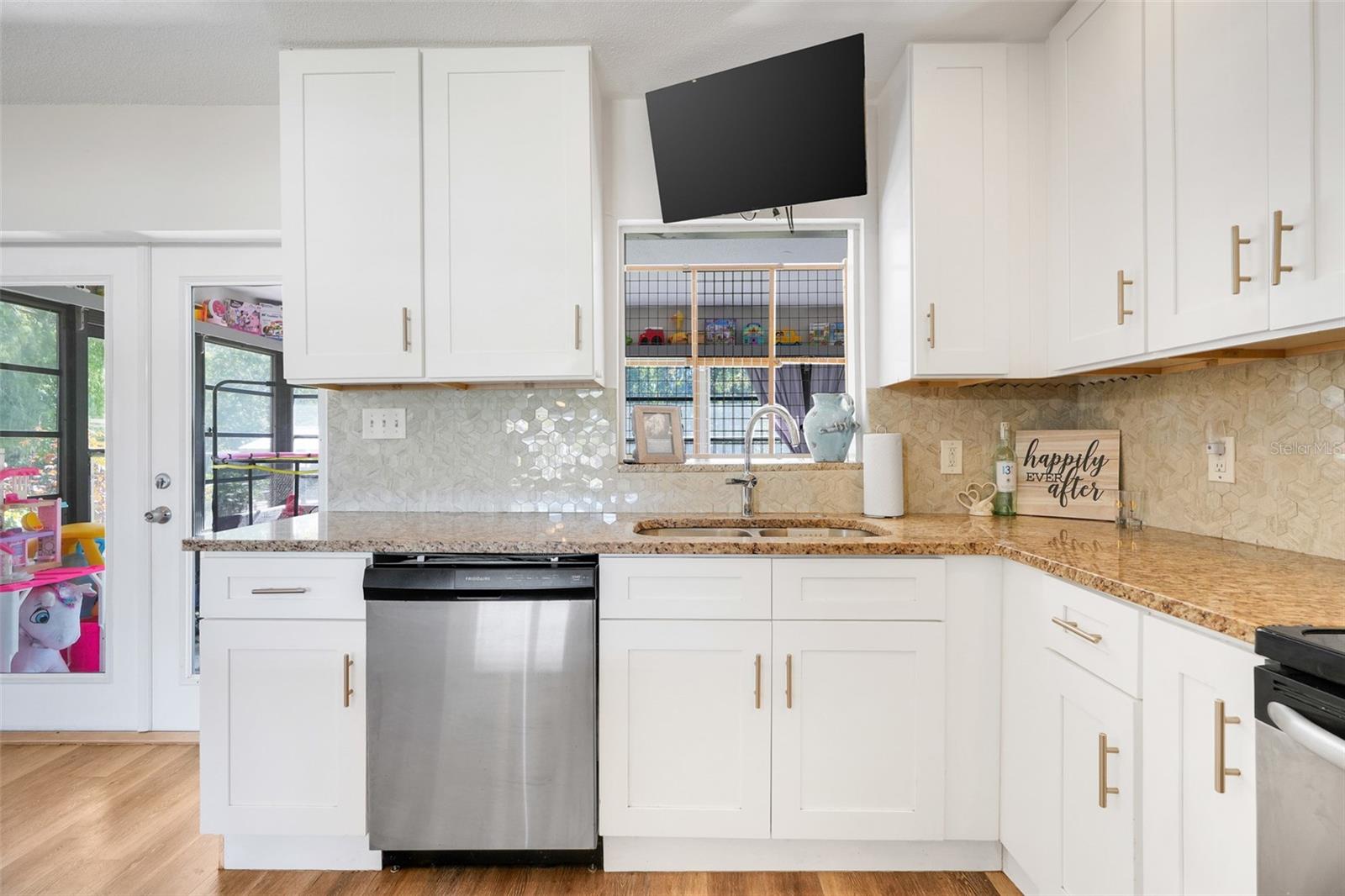 LAKE HARRIS SHORES UNIT 01 - Residential