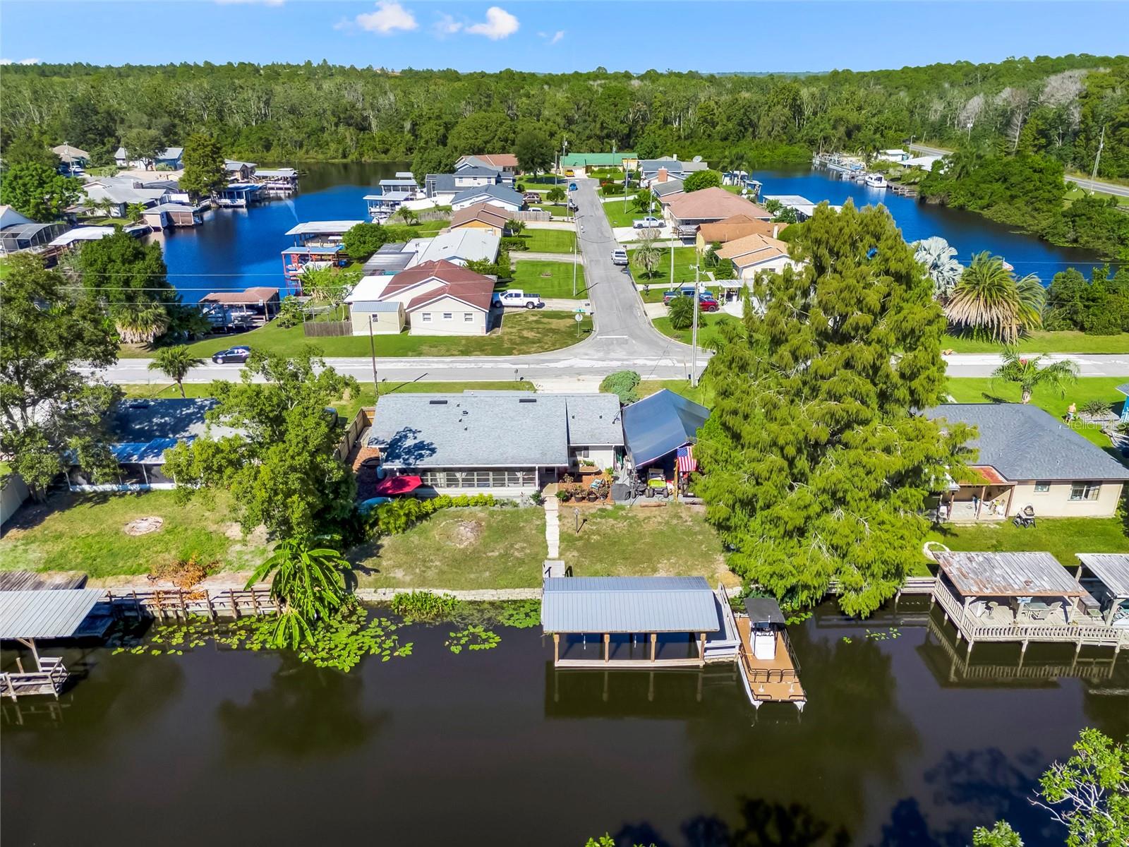 LAKE HARRIS SHORES UNIT 01 - Residential