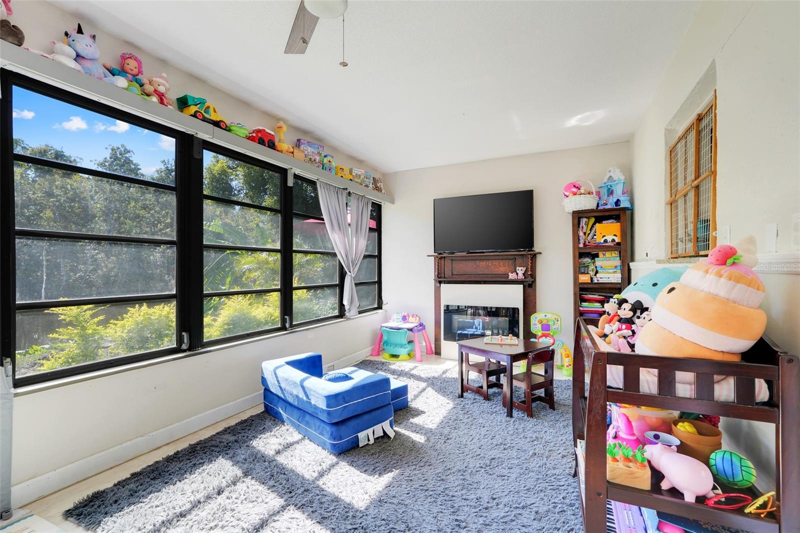 LAKE HARRIS SHORES UNIT 01 - Residential