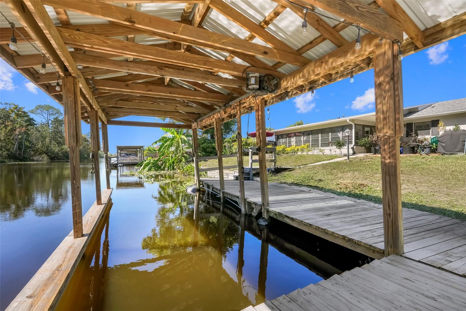 LAKE HARRIS SHORES UNIT 01 - Residential