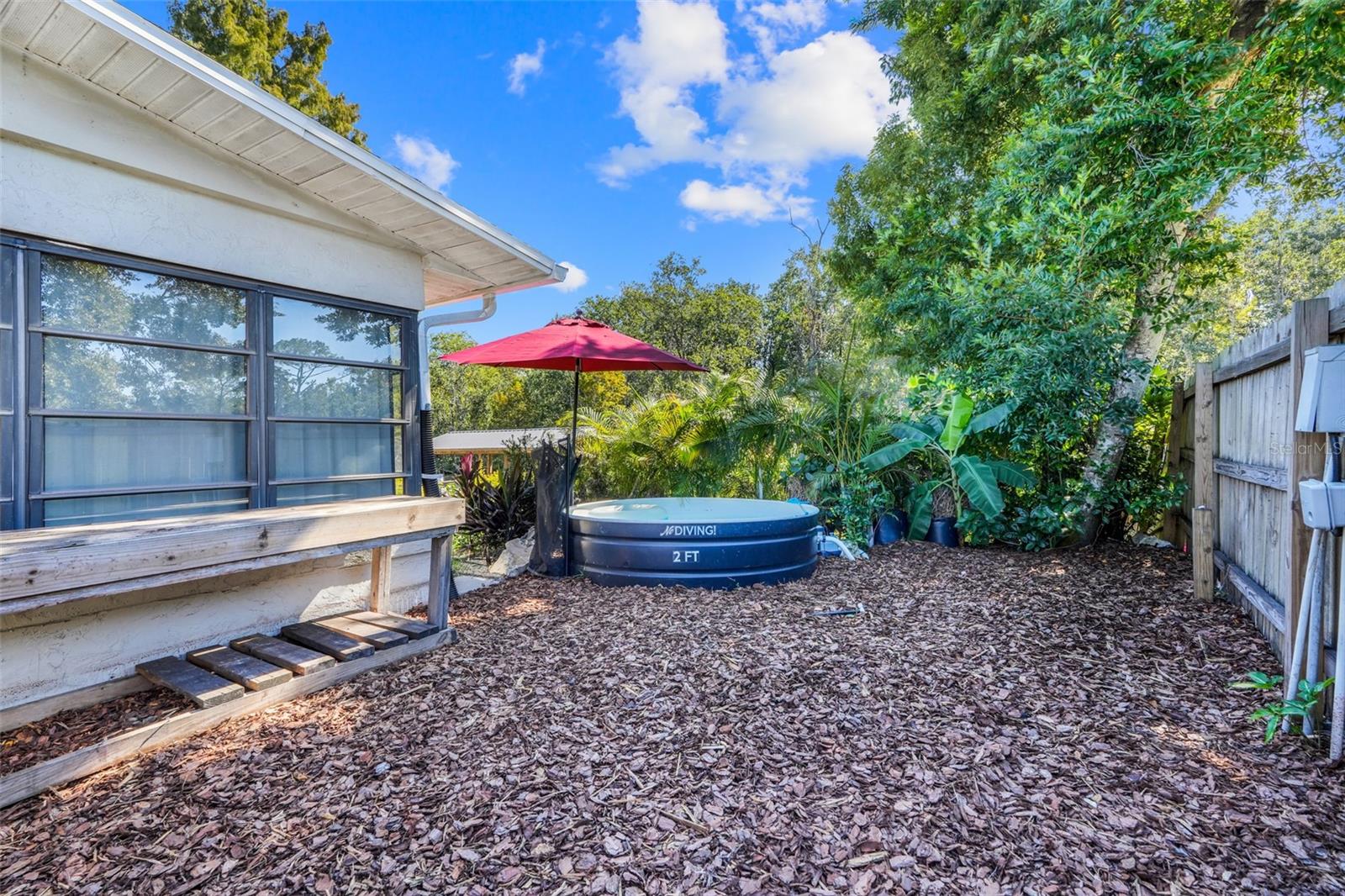 LAKE HARRIS SHORES UNIT 01 - Residential