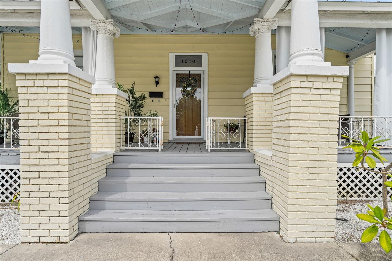 1010 E COLUMBUS DRIVE