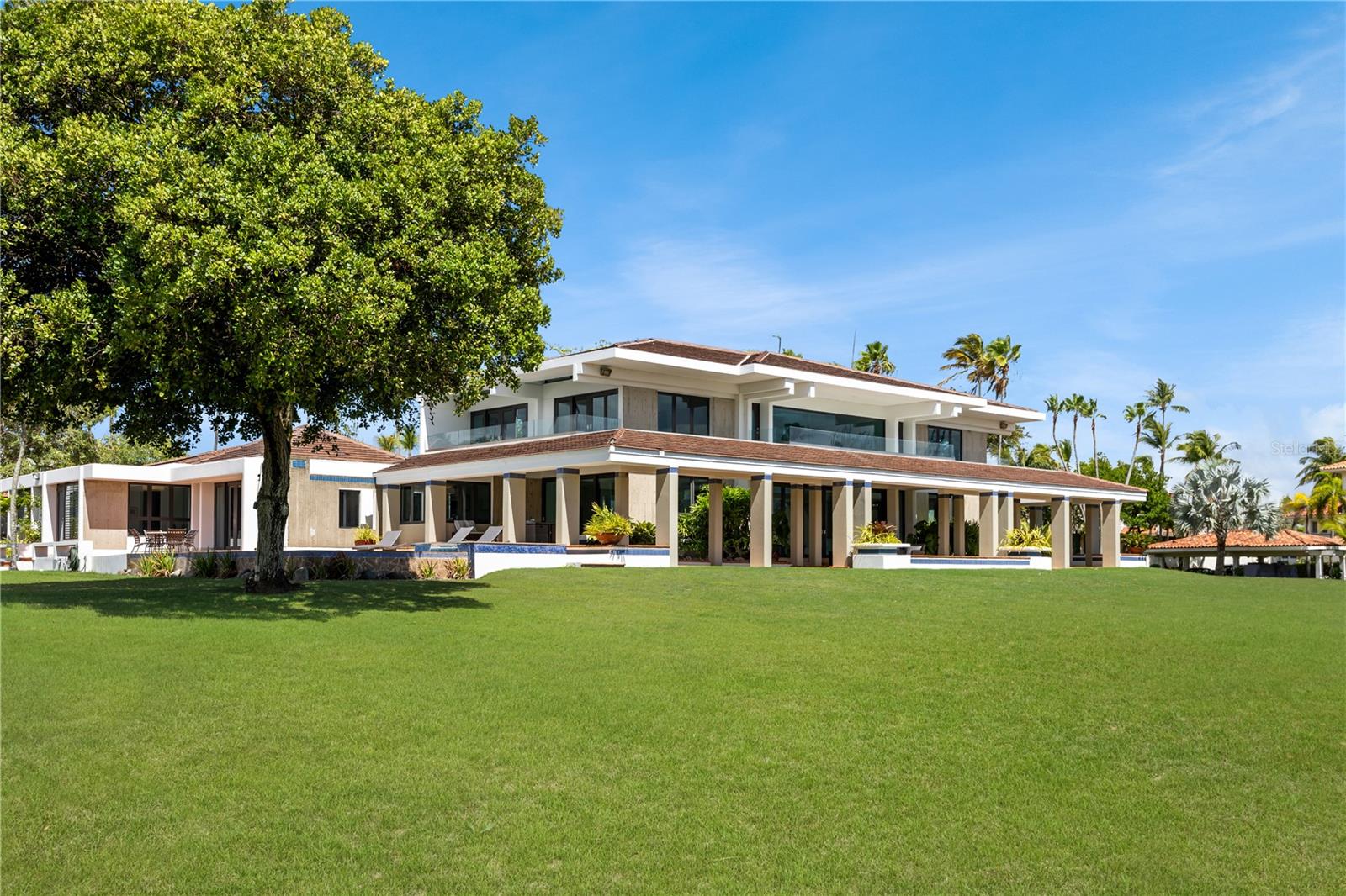 800 THE REDONDA ESTATE