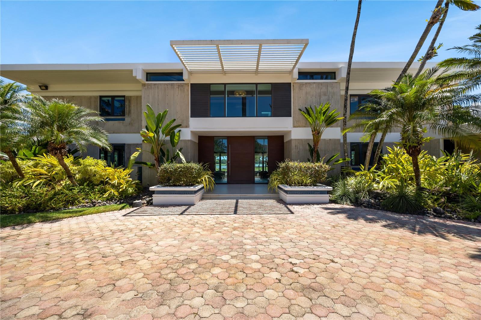 800 THE REDONDA ESTATE