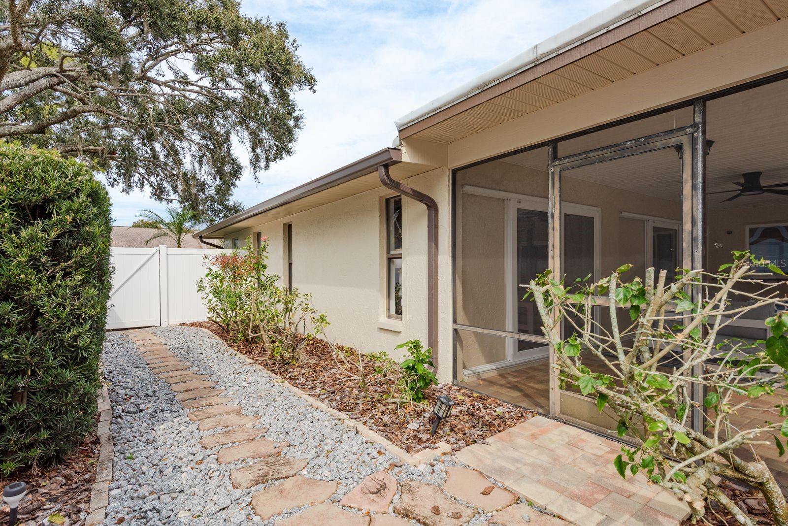 TARPON WOODS 4TH ADD - Residential